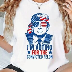 Women’s Trump T-SHIRT ❤️💙🇺🇸 size XL
